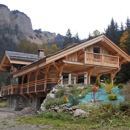 Le Nid Independant Mountain
