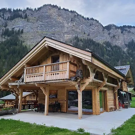 Le Nid Independant Mountain Chalet *