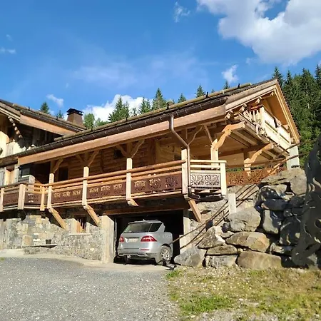 Le Nid Independant Mountain Chalet