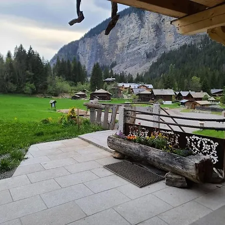 Le Nid Independant Mountain Chalet *