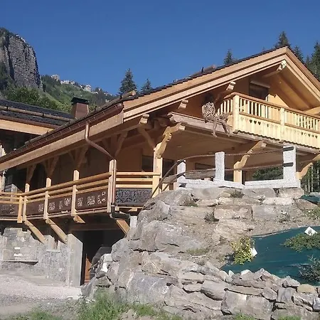 Le Nid Independant Mountain *