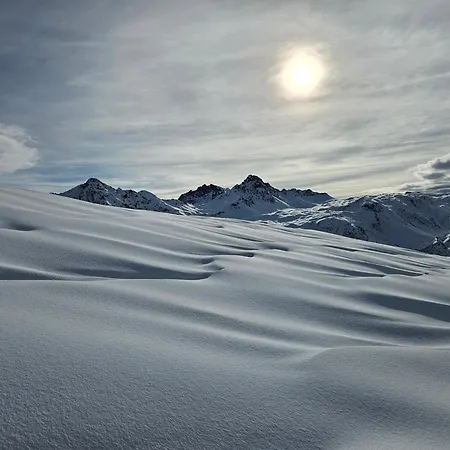 Le Nid Independant Mountain
